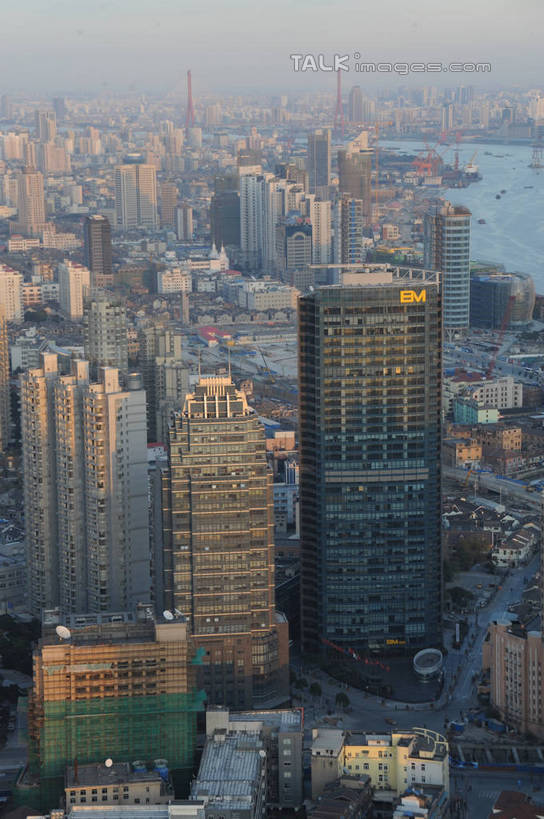 无人,家,高楼大厦,码头,竖图,全景,俯视,航拍,室外,白天,度假,河流,美景,日落,水,天际线,城市风光,标志建筑,城市,大桥,大厦,地标,港口,建筑,立交桥,轮船,摩天大楼,桥梁,船,上海,中国,亚洲,阴影,光线,影子,房屋,屋子,河水,景观,水流,晚霞,霞光,落日,高架,公寓,斜拉桥,桥,娱乐,建设,黄浦江,洋房,楼房,住宅,蓝色,蓝天,天空,阳光,黄昏,交通工具,天,享受,休闲,景色,彩霞,放松,杨浦大桥,晴朗,申,鸟瞰,载具,杨浦区,东亚,上海市,万里无云,中华人民共和国,沪,华东地区,夕照,薄暮,晴空,晴空万里,夕阳,彩图,高角度拍摄,傍晚,房子,摆渡口,埠头,大楼,渡口,渡头,港湾,高层建筑,高楼,海港,货运码头,口岸,摩天楼,商港,宁国路,春申江,斜阳,shzxz1