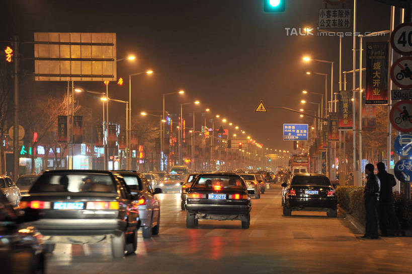 无人,横图,室外,夜晚,正面,度假,美景,城市风光,城市,道路,路,路灯,夜景,公路,汽车,照明,上海,中国,亚洲,一排,阴影,整齐,并列,并排,光线,影子,景观,灯光,交通,娱乐,车,灯,排列,交通工具,轿车,驾驶,行驶,享受,休闲,景色,放松,操纵,照亮,申,控制,照明设备,队列,载具,平行,东亚,操控,安亭,上海市,嘉定区,中华人民共和国,沪,华东地区,把持,马路,彩图,安亭镇,shzxz1