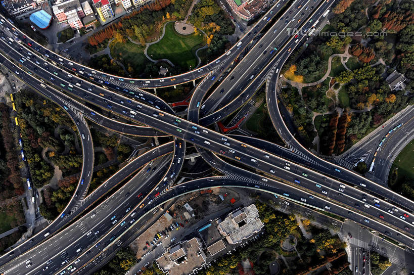 无人,家,高楼大厦,横图,全景,俯视,航拍,室外,白天,度假,草地,草坪,美景,天际线,植物,城市风光,城市,大桥,大厦,道路,建筑,路,摩天大楼,桥梁,公路,汽车,上海,中国,亚洲,阴影,光线,影子,房屋,屋子,景观,高架,公寓,桥,交通,娱乐,建设,洋房,楼房,住宅,车,草,树,树木,绿色,阳光,自然,交通工具,轿车,外滩,享受,休闲,景色,放松,生长,成长,虹桥机场,申,鸟瞰,载具,高架桥,黄浦区,卢湾区,延中绿地,东亚,静安区,延安中路,长宁区,上海市,高架道路,跨线桥,中华人民共和国,沪,华东地区,虹桥路,上海虹桥国际机场,马路,彩图,高角度拍摄,房子,大楼,高层建筑,高楼,摩天楼,上海延安高架路,shzxz1