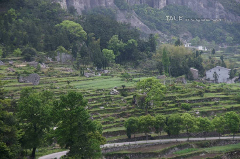 无人,家,横图,室外,白天,正面,旅游,度假,石头,美景,森林,山,山脉,树林,植物,道路,路,楠溪江,中国,亚洲,石子,房屋,屋子,景观,山峰,小路,交通,山峦,娱乐,浙江,楼房,住宅,树,树木,浙江省,绿色,自然,群山,享受,休闲,景色,放松,乡间小路,生长,成长,自然风光,东亚,永嘉,中华人民共和国,华东地区,浙,温州,温州市,石块,彩图,房子,永嘉县,shzyn1