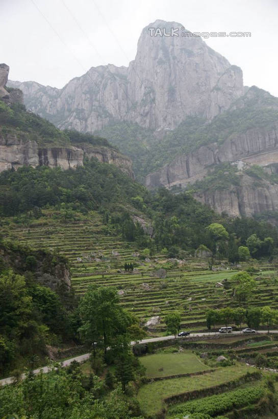 无人,竖图,室外,白天,仰视,旅游,度假,石头,美景,森林,山,山脉,树林,植物,楠溪江,中国,亚洲,石子,景观,山峰,山峦,娱乐,浙江,树,树木,浙江省,绿色,天空,自然,群山,天,享受,休闲,景色,放松,生长,成长,自然风光,东亚,永嘉,中华人民共和国,华东地区,浙,温州,温州市,石块,彩图,低角度拍摄,永嘉县,shzyn1