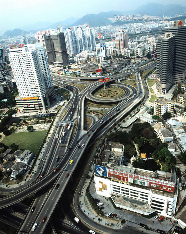 无人,高楼大厦,竖图,全景,俯视,航拍,室外,白天,度假,美景,天际线,植物,城市风光,标志建筑,城市,大桥,大厦,道路,地标,建筑,立交桥,路,摩天大楼,桥梁,公路,深圳,中国,亚洲,阴影,光线,影子,景观,云,云朵,高架,建筑群,桥,交通,云彩,娱乐,建设,树,树木,蓝色,绿色,白云,蓝天,天空,阳光,自然,天,享受,休闲,景色,放松,生长,晴朗,成长,鸟瞰,高架桥,东亚,广东,鹏城,广东省,高架道路,跨线桥,中华人民共和国,华南地区,粤,深圳市,晴空,立体交叉桥,马路,彩图,高角度拍摄,大楼,高层建筑,高楼,摩天楼,枢纽立交,系统立交桥,szzm1