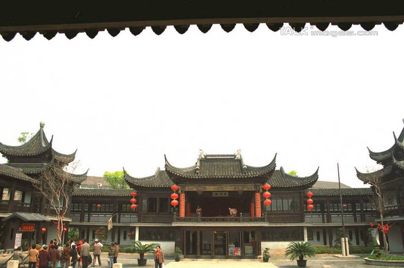 无人,家,横图,室外,白天,正面,旅游,度假,美景,植物,中国,亚洲,许多,悬挂,阴影,光线,灯笼,影子,房屋,屋子,景观,娱乐,江苏,苏州,民居,住宅,树,树木,红色,蓝色,绿色,蓝天,天空,阳光,自然,天,享受,休闲,景色,放松,水乡,生长,成长,自然风光,东亚,江苏省,苏州市,中华人民共和国,华东地区,苏,木渎,木渎古镇,木渎镇,彩图,房子,yzdzj1