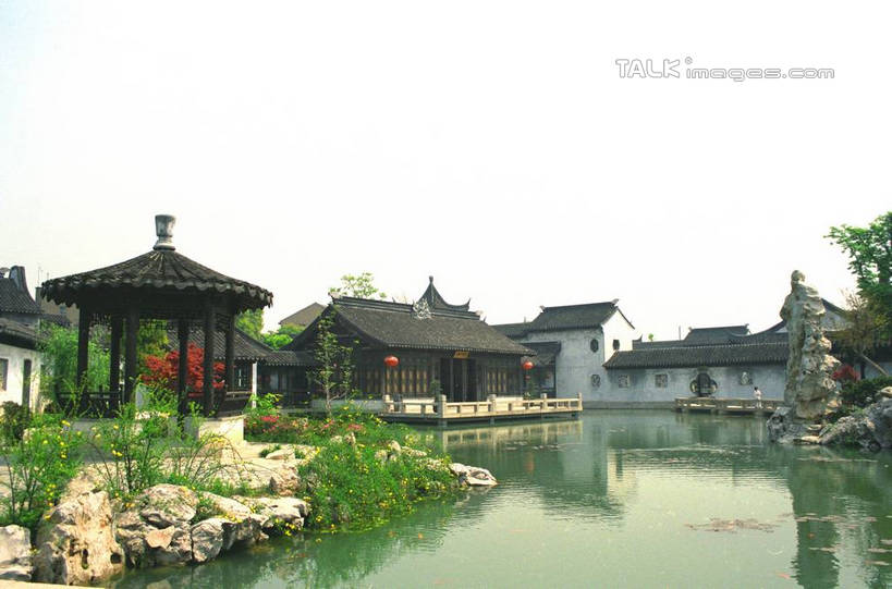 无人,家,横图,室外,白天,正面,旅游,度假,河流,美景,水,植物,中国,亚洲,许多,阴影,光线,影子,房屋,亭子,屋子,河水,景观,水流,娱乐,江苏,苏州,民居,住宅,树,树木,蓝色,绿色,倒影,蓝天,天空,阳光,自然,凉亭,天,享受,休闲,景色,放松,水乡,生长,成长,自然风光,东亚,江苏省,苏州市,中华人民共和国,华东地区,苏,木渎,木渎古镇,木渎镇,彩图,房子,yzdzj1