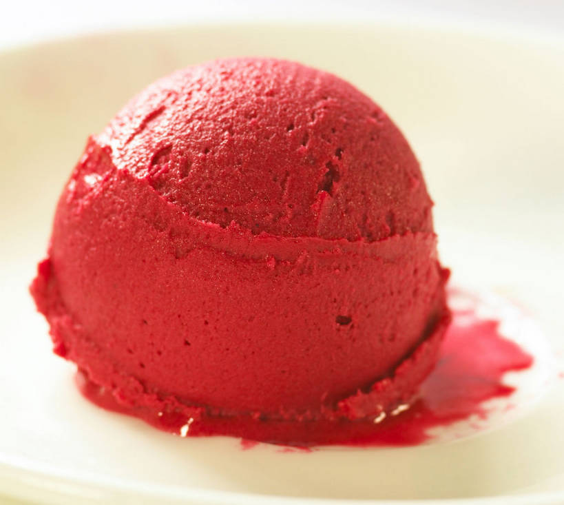 无人,横图,俯视,室内,特写,白天,白色背景,餐具,碟子,盘,陶瓷,冰激凌,陶瓷制品,清凉,一个,红色,盘子,碟,冷饮,舒服,冰淇淋,草莓冰激凌,摄影,影棚,单个,解暑,解渴,摄影棚,雪糕,舒爽,冰糕,消暑,彩图,高角度拍摄,影棚拍摄,拍摄,shjb1