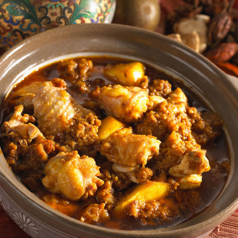 咖哩,无人,方图,俯视,室内,特写,白天,烹饪,餐桌,桌子,蔬菜,土豆,一堆,许多,堆叠,堆积,新鲜,陶瓷,调料,鸡肉,肉,料理,食品,陶瓷制品,调味品,很多,调味料,咖喱,菜肴,美食,肉类,食物,两个,容器,碗,佳肴,有机食品,绿色食品,餐台,储藏,堆,储存,肉食,咖喱鸡,咖喱鸡块,馍馍蛋,印度菜,印度料理,洋芋,山药蛋,马铃薯,彩图,高角度拍摄,贮存,shjb1