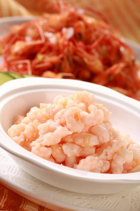 无人,竖图,俯视,室内,特写,白天,烹饪,中餐,餐桌,桌子,一堆,阴影,堆叠,堆积,朦胧,模糊,反射,影子,陶瓷,肉,虾仁,料理,食品,陶瓷制品,菜肴,美食,肉类,食物,一个,白色,容器,碗,中式,佳肴,单个,餐台,中华料理,水晶虾仁,储藏,堆,虾肉,储存,肉食,本帮菜,沪菜,上海菜,彩图,高角度拍摄,贮存,shjb1