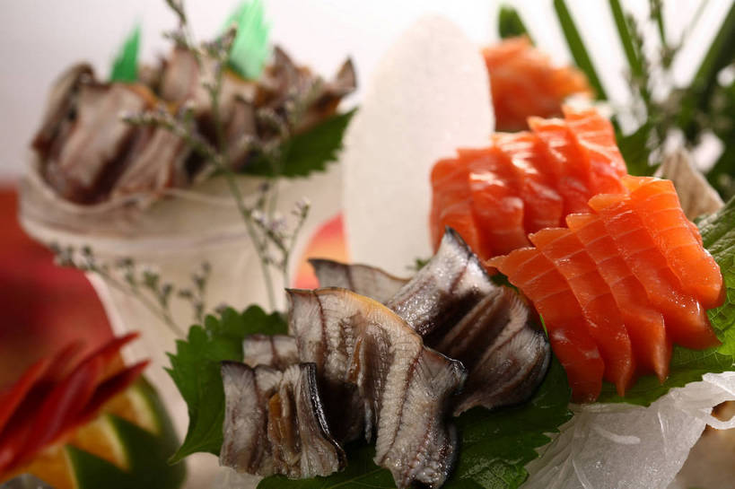 无人,横图,俯视,室内,特写,白天,烹饪,叶子,阴影,朦胧,模糊,盛开,反射,影子,冰,肉,鱼肉,日本料理,冰块,料理,食品,绿叶,花蕾,冷冻,菜肴,美食,肉类,花,花瓣,花朵,鲜花,食物,日式料理,花苞,花蕊,日式,嫩叶,寒冷,佳肴,冷藏,配菜,冰冷,肉食,保鲜,叶,叶片,彩图,高角度拍摄,刺身,shjb1,海鲜刺身