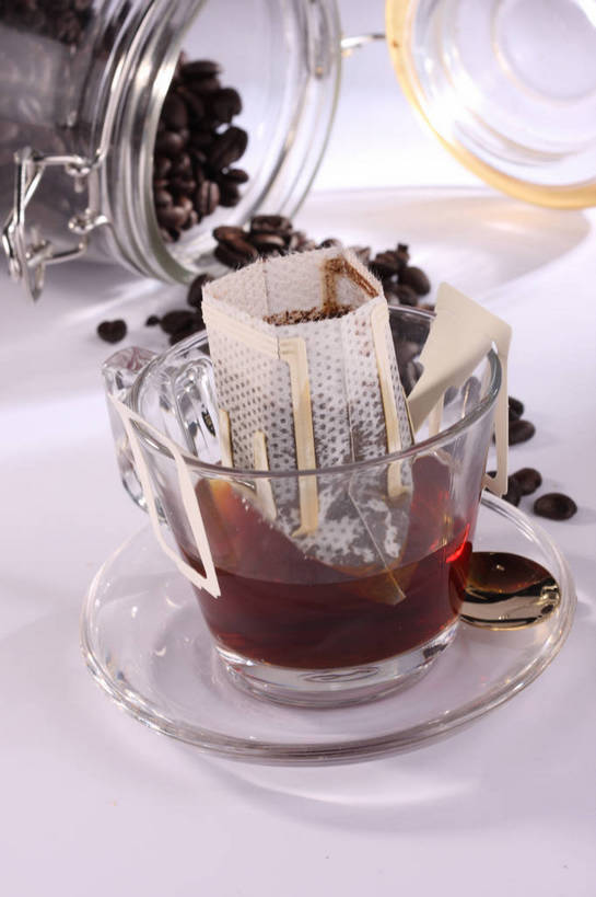 咖啡,无人,竖图,俯视,室内,特写,白天,幸福,植物,餐桌,桌子,豆,玻璃,一堆,许多,阴影,堆叠,堆积,反射,分离,罐子,滤纸,影子,纸,勺子,豆类,豆子,纸张,很多,过滤,娱乐,玻璃制品,饮料,玻璃瓶,瓶子,调羹,汤匙,咖啡豆,享受,休闲,温馨,放松,乐趣,摄影,影棚,餐台,堆,提神,舒适,净化,摄影棚,醒脑,豆科,软饮料,咖啡因,彩图,高角度拍摄,影棚拍摄,拍摄,shjb1