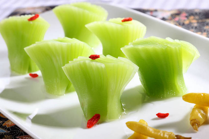 无人,横图,俯视,室内,特写,白天,烹饪,中餐,植物,餐桌,桌子,蔬菜,餐具,一排,许多,新鲜,整齐,并列,并排,布料,碟子,盘,陶瓷,莴苣,莴笋,调料,料理,食品,果实,草药,药草,陶瓷制品,调味品,很多,调味料,布纹,菜肴,美食,中药,桌布,食物,排列,一个,白色,盘子,餐巾,碟,台布,中式,佳肴,有机食品,绿色食品,单个,餐台,中华料理,泡椒,枸杞子,枸杞,队列,药材,中草药,平行,中药材,本草,香笋,千金菜,苟起子,枸杞豆,枸杞果,血杞子,餐桌布,彩图,高角度拍摄,鱼辣子,shjb1,泡椒莴笋