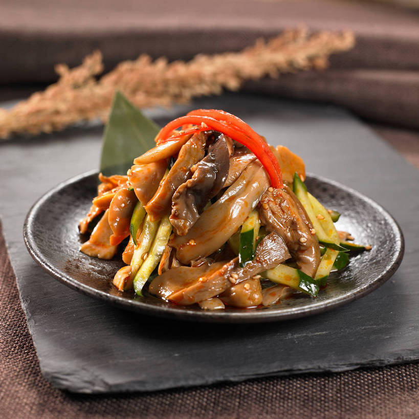 内脏,无人,横图,俯视,室内,特写,白天,烹饪,中餐,农作物,小麦,餐桌,桌子,黄瓜,辣椒,蔬菜,餐具,一堆,许多,阴影,堆叠,堆积,朦胧,模糊,新鲜,反射,布料,碟子,盘,影子,陶瓷,谷物,肉,料理,食品,陶瓷制品,很多,布纹,猪肉,冷盘,猪肚,菜肴,美食,肉类,桌布,食物,一个,红色,盘子,餐巾,碟,台布,中式,冷菜,凉菜,麦子,佳肴,有机食品,绿色食品,单个,餐台,中华料理,堆,肉食,彩椒,辣角,红海椒,大椒,辣虎,广椒,豚肉,肚子,甜椒,柿子椒,青瓜,辣子,胡瓜,海椒,番椒,灯笼椒,餐桌布,彩图,高角度拍摄,shjb1,凉拌猪肚