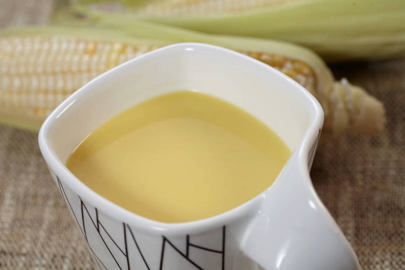 无人,横图,俯视,室内,特写,白天,玉米,餐桌,桌子,蔬菜,杯子,阴影,朦胧,模糊,新鲜,反射,木制,棒子,布料,影子,陶瓷,玉蜀黍,食品,陶瓷制品,饮品,一杯,布纹,蔬菜汁,桌布,食物,饮料,两个,一个,餐巾,马克杯,木制品,水杯,台布,搅拌棒,有机食品,绿色食品,单个,餐台,苞米,可口,苞芦,苞谷,包谷,大蜀黍,番麦,薏米包,玉高粱,玉麦,珍珠米,适口,搅棒,餐桌布,彩图,高角度拍摄,玉米汁,shjb1