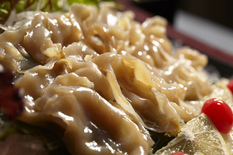 海鲜,无人,横图,俯视,室内,特写,白天,烹饪,柠檬,蔬菜,西红柿,小番茄,餐具,水果,叶子,一排,切开,朦胧,模糊,新鲜,整齐,碟子,盘,冰,肉,生食,日本料理,冰块,料理,食品,果实,绿叶,蔬果,冷冻,水产,菜肴,美食,肉类,海洋生物,食物,排列,一个,黄色,红色,盘子,碟,日式料理,切,日式,嫩叶,寒冷,佳肴,有机食品,绿色食品,冷藏,单个,冰冷,队列,水生动物,海产品,水生物,剖面,肉食,海底动物,北极贝,切面,保鲜,小西红柿,樱桃小番茄,珍珠小番茄,叶,叶片,益母果,柠果,樱桃番茄,圣女果,番茄,彩图,高角度拍摄,shjb1