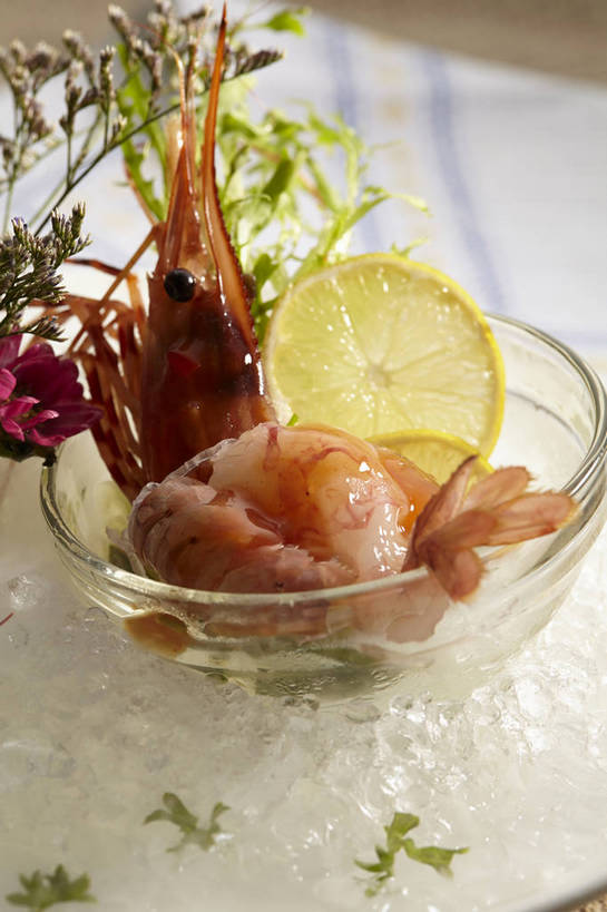 无人,竖图,俯视,室内,特写,白天,烹饪,餐桌,桌子,柠檬,蔬菜,椰菜,卷心菜,水果,叶子,玻璃,切开,新鲜,盛开,冰,紫甘蓝,肉,生食,日本料理,冰块,料理,食品,果实,绿叶,蓬蒿,花蕾,蔬果,冷冻,菜肴,美食,肉类,紫包菜,玻璃制品,花,花瓣,花朵,鲜花,食物,一个,黄色,绿色,容器,碗,日式料理,花苞,花蕊,切,日式,嫩叶,赤甘蓝,甘蓝,寒冷,佳肴,有机食品,绿色食品,冷藏,单个,餐台,储藏,虾肉,冰冷,储存,剖面,肉食,紫椰菜,切面,茼蒿,春菊,茼蒿菜,保鲜,紫圆白菜,甘蓝菜,叶,叶片,益母果,柠果,结球甘蓝,红甘蓝,甘兰,包心菜,彩图,高角度拍摄,圆白菜,贮存,刺身,shjb1,海鲜刺身