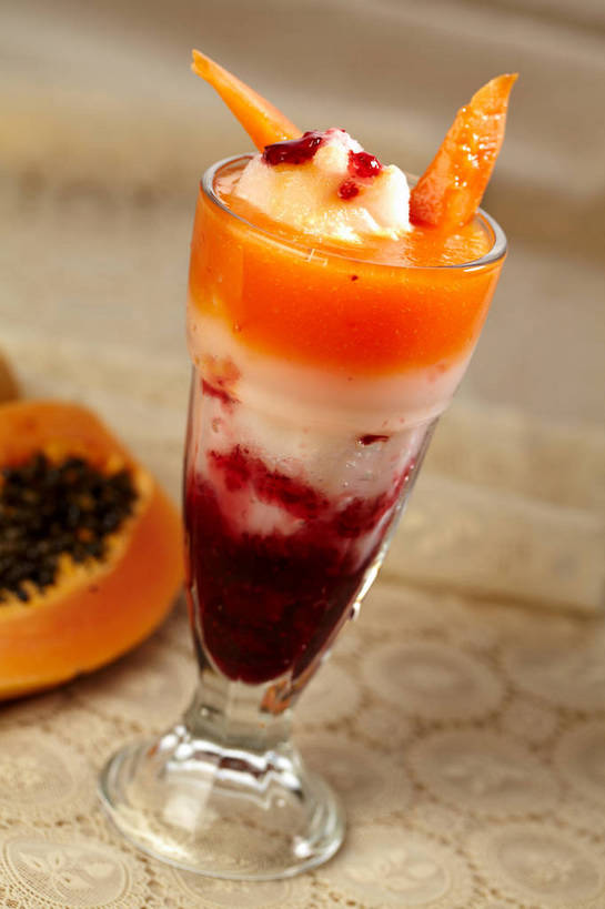 无人,竖图,俯视,室内,特写,白天,餐桌,桌子,木瓜,杯子,水果,切开,朦胧,模糊,新鲜,冰,生食,果实,冰沙,一杯,清凉,冷冻,玻璃制品,一个,水杯,果酱,冷饮,切,舒服,寒冷,有机食品,绿色食品,冷藏,单个,餐台,解暑,解渴,剖面,切面,舒爽,消暑,保鲜,果子酱,奶匏,蓬生果,乳瓜,石瓜,万寿匏,玻璃杯,万寿果,番木瓜,彩图,高角度拍摄,沐昔,思沐昔,木瓜冰沙,shjb1