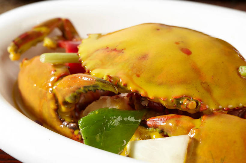 蟹,咖哩,无人,横图,俯视,室内,特写,白天,烹饪,中餐,辣椒,芹菜,蔬菜,洋葱,切开,新鲜,螃蟹,陶瓷,调料,料理,食品,陶瓷制品,调味品,调味料,咖喱,菜肴,美食,食物,一个,黄色,红色,绿色,容器,碗,切,中式,佳肴,有机食品,绿色食品,单个,中华料理,储藏,储存,玉葱,剖面,切面,辣角,红海椒,大椒,辣虎,广椒,甲壳动物,荷兰葱,圆葱,药芹,洋葱头,水芹,球葱,辣子,红辣椒,旱芹,海椒,番椒,葱头,彩图,高角度拍摄,咖喱蟹,贮存,shjb1