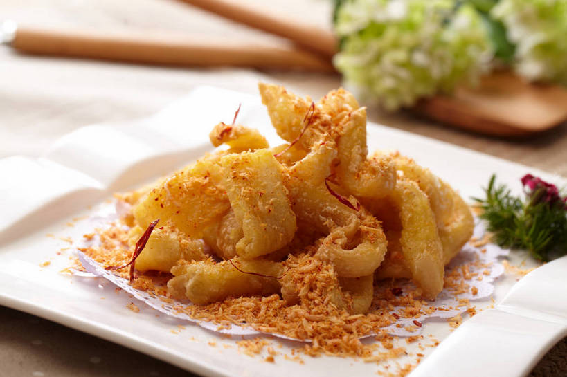 无人,横图,俯视,室内,特写,白天,烹饪,花海,花圃,植物,餐桌,桌子,餐具,叶子,一堆,许多,堆叠,堆积,朦胧,模糊,盛开,木制,碟子,盘,勺子,肉,油炸,炸虾,料理,食品,绿叶,很多,花蕾,菜肴,美食,肉类,花,花瓣,花朵,花卉,鲜花,食物,三个,绿色,盘子,餐巾,木制品,调羹,碟,汤匙,花丛,花束,花田,花苞,花蕊,橙色,嫩叶,佳肴,餐台,堆,虾肉,肉食,保洁方巾,口布,叶,叶片,彩图,高角度拍摄,shjb1