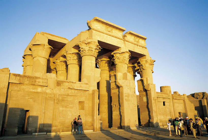 寺庙,横图,彩色,室外,白天,旅游,度假,名胜古迹,标志建筑,地标,建筑,非洲,埃及,清澈,遗迹,文化遗产,神庙,古迹,文化,文物,娱乐,建设,古建筑,石柱,蓝色,天空,天,享受,休闲,旅游胜地,放松,摄影,古代建筑,文明,古文明,北非,阿拉伯埃及共和国,金字塔之国,棉花之国,阿非利加洲,奇迹,古埃及文明,古代文明,明澈,清彻,清亮,康翁波神庙,彩图,旅行,庙,康翁波,bj174