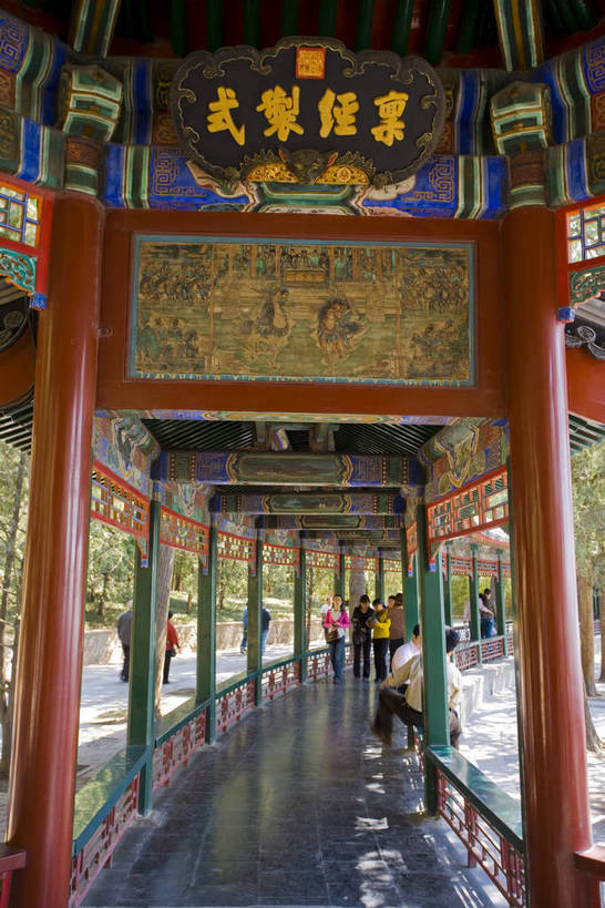 公园,颐和园,宫殿,竖图,彩色,室外,白天,背景,旅游,建筑,油画,雕塑,北京,中国,亚洲,清澈,神话,龙,雕刻,雕像,牌匾,塑像,长廊,亭子,走廊,首都,历史,匾,建筑物,树,古代,天空,休闲,竖,摄影,回廊,活动,严肃,明亮,权威,权利,文明,中国文化,东亚,海淀区,万寿山,首府,中华人民共和国,北京市,京,北平,华北地区,权力,威严,权势,皇家园林,古远,空闲,明澈,清彻,清亮,清漪园,势力,尊严,彩图,旅行,传统文化,bj174