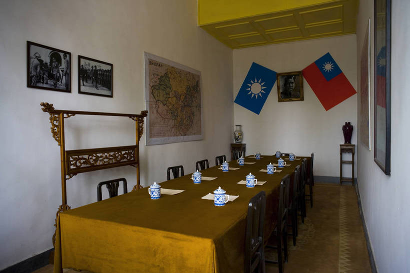 横图,彩色,室内,白天,旅游,度假,名胜古迹,家具,卧室,标志建筑,地标,建筑,西安,中国,亚洲,遗迹,房屋,文化遗产,古迹,历史,文物,娱乐,建设,古建筑,建筑物,古代,享受,休闲,旅游胜地,放松,摄影,中国文化,寝室,古文明,东亚,陕西,陕西省,华清宫,华清池,西安市,临潼,骊山,中华人民共和国,省会,西北地区,陕,名人,古远,古代文明,彩图,旅行,房子,临潼区,传统文化,五间厅,bj174