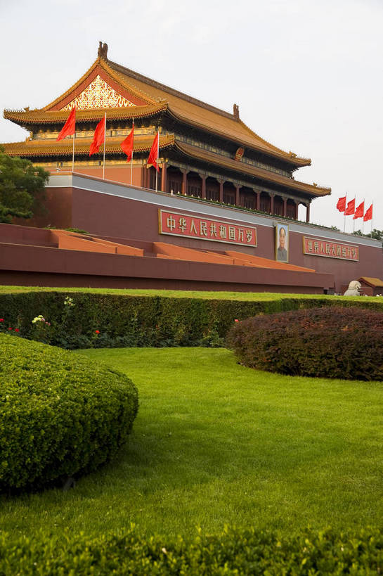 花园,故宫,天安门,宫殿,竖图,旅游,草坪,建筑,北京,中国,亚洲,首都,红旗,建筑物,紫禁城,中国文化,东亚,中华人民共和国,北京市,京,北平,华北地区,西城区,旅行,传统文化,和平门,bj174