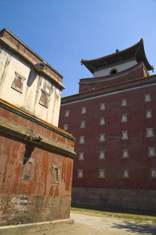 竖图,彩色,室外,白天,旅游,度假,名胜古迹,标志建筑,地标,建筑,船,北京,避暑山庄,中国,亚洲,清澈,遗迹,亭子,文化遗产,小船,古迹,文物,娱乐,建设,古建筑,建筑物,游船,树,蓝色,绿色,天空,享受,休闲,旅游胜地,放松,竖,摄影,明亮,蓝,权威,高贵,中国文化,绿,参观,古文明,东亚,中华人民共和国,华北地区,权力,河北,河北省,冀,权势,承德,承德市,空闲,明澈,清彻,清亮,势力,河,旅游者,彩图,旅行,承德避暑山庄,传统文化,艇,bj174