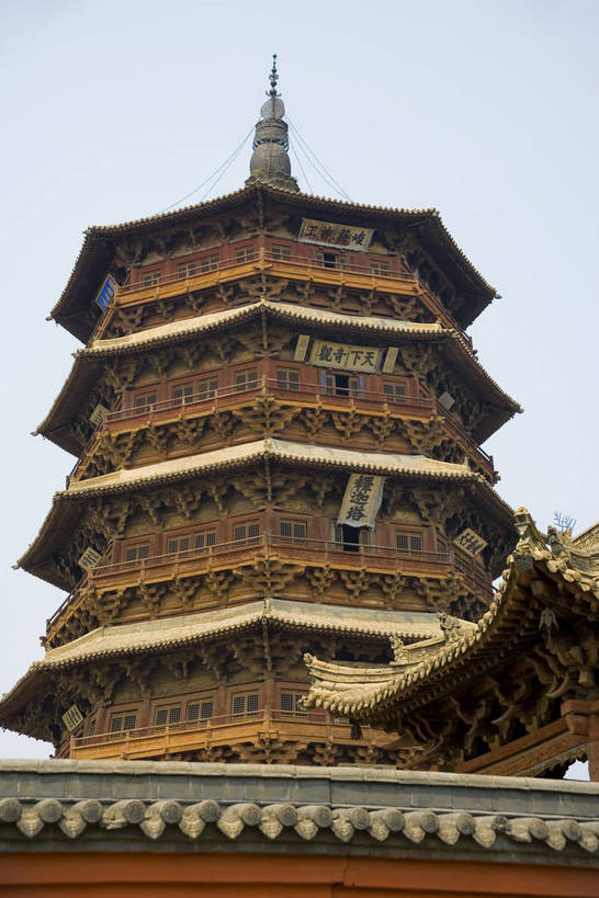 竖图,彩色,室外,白天,旅游,度假,名胜古迹,标志建筑,地标,建筑,中国,亚洲,遗迹,木制,瓦片,屋顶,文化遗产,塔,古迹,历史,文物,娱乐,建设,古建筑,墙壁,古代,木制品,享受,休闲,旅游胜地,放松,摄影,古代建筑,中国文化,古文明,东亚,山西省,中华人民共和国,古远,应县,彩图,旅行,目的地,bj174