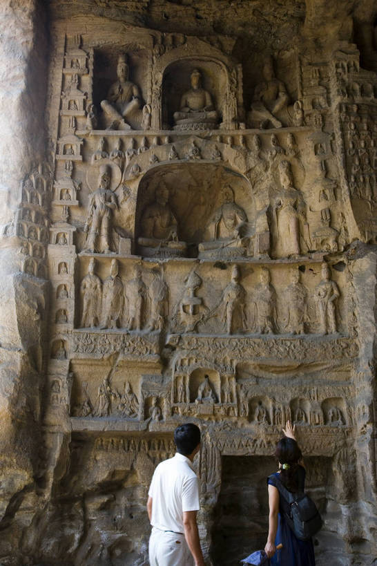 竖图,彩色,室外,白天,旅游,建筑,雕塑,大同,中国,亚洲,装饰,纹路,雕像,纹理,文化遗产,历史,佛,古代,摄影,佛教,古代建筑,华丽,修饰,点缀,中国文化,石窟,东亚,山西省,肌理,云冈石窟,中华人民共和国,衬托,美观,雅致,雅观,古远,古代文明,神龛,彩图,旅行,目的地,传统文化,bj174