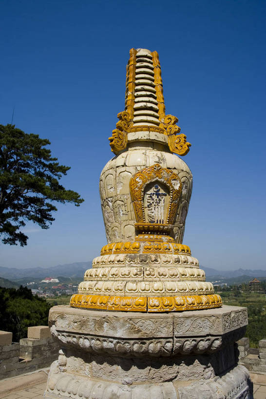 竖图,建筑,中国,亚洲,朝拜,局部,地砖,房屋,历史,传统,古代,红色,祈祷,旅游胜地,摄影,宗教,佛教,东亚,喇嘛,佛陀,藏传佛教,中华人民共和国,河北省,承德,古远,彩图,庙,普乐寺,bj174