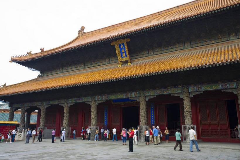 横图,神秘,石头,建筑,雕塑,孔庙,中国,亚洲,游人,龙,地砖,牌匾,房屋,墙,历史,山东,石雕,古代,石碑,旅游胜地,摄影,东亚,曲阜,孔子,中华人民共和国,古远,彩图,庙,大成殿,bj174