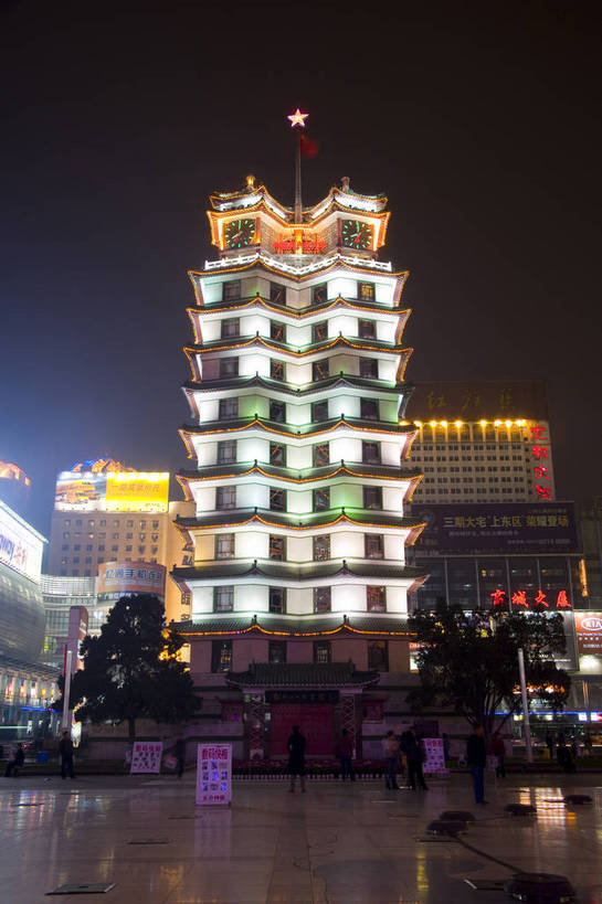 高楼大厦,竖图,彩色,室外,旅游,度假,办公楼,美景,城市风光,城市,大厦,建筑,摩天大楼,写字楼,夜景,中国,亚洲,阴影,光线,影子,景观,灯光,娱乐,现代,建筑物,楼宇,享受,休闲,闪耀,商务楼,景色,放松,竖,摄影,闪烁,文明,灯火通明,东亚,发展,中华人民共和国,郑州,河南,闪动,闪灼,发达,彩图,旅行,大楼,高层建筑,高楼,摩天楼,二七广场,bj174