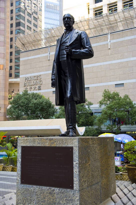 竖图,彩色,室外,白天,度假,美景,城市风光,城市,雕塑,香港,中国,亚洲,艺术,装饰,雕刻,雕像,塑像,图片,景观,娱乐,工艺品,享受,休闲,摩天大厦,景色,放松,竖,摄影,纪念,美术,主题,陈列,东亚,中华人民共和国,功能,美学,繁荣,名人,发达,彩图,高楼,bj174