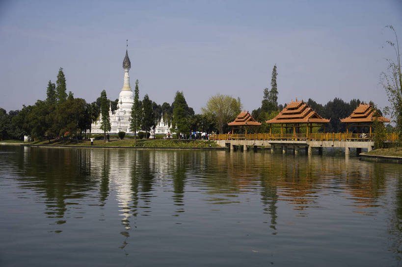 公园,横图,彩色,室外,白天,旅游,度假,草地,湖,树林,昆明,中国,亚洲,亭子,水池,塔,云南,花,树,自然,春天,休闲,旅游胜地,景色,摄影,古塔,美好,昆明市,东亚,云南省,中华人民共和国,省会,西南地区,滇,旅行,西山区,云南民族村,bj174