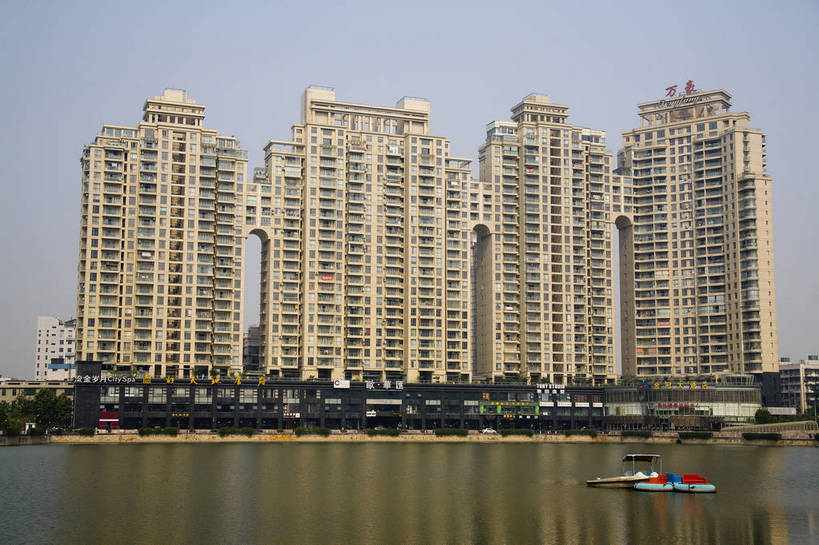 横图,室外,白天,旅游,度假,名胜古迹,城市风光,标志建筑,城市,大厦,道路,地标,建筑,武汉,中国,亚洲,遗迹,景观,建筑群,交通,都市,古迹,文物,娱乐,建设,现代,古建筑,现代建筑,享受,休闲,旅游胜地,商务楼,放松,运输,经济,古文明,东亚,发展,湖北,湖北省,武汉市,中华人民共和国,省会,华中地区,鄂,繁荣,进步,发达,旅行,江汉区,武汉西北湖公园,bj174