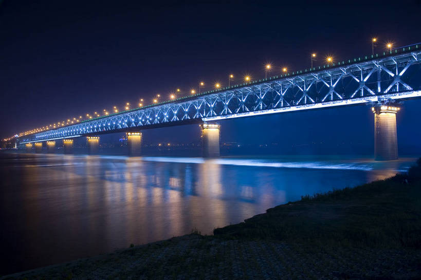 横图,室外,旅游,度假,名胜古迹,城市风光,标志建筑,城市,大桥,道路,地标,建筑,夜景,武汉,中国,亚洲,遗迹,景观,灯光,交通,都市,古迹,文物,娱乐,建设,现代,古建筑,现代建筑,地标建筑,享受,休闲,灿烂,旅游胜地,放松,运输,经济,长江大桥,长江,古文明,东亚,发展,湖北,武汉长江大桥,中华人民共和国,灯火辉煌,繁荣,进步,发达,旅行,bj174