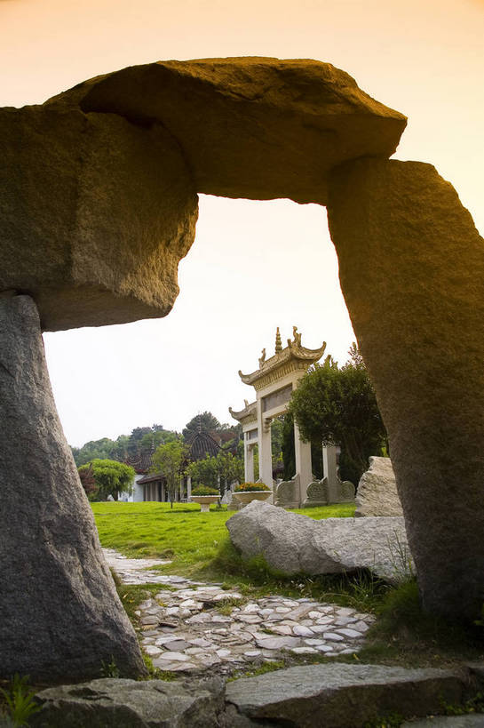 公园,竖图,彩色,室外,白天,旅游,度假,名胜古迹,标志建筑,地标,建筑,洞庭湖,中国,亚洲,遗迹,民俗,图片,文化遗产,建筑群,古典,古迹,文物,娱乐,建设,古建筑,风景区,树木,享受,休闲,旅游胜地,放松,竖,摄影,淡水湖,矗立,美好,文明,中国文化,耸立,古文明,东亚,湖南,岳阳,湖南省,中华人民共和国,挺立,华中地区,湘,幽静,旅行,传统文化,君山,湘山,bj174