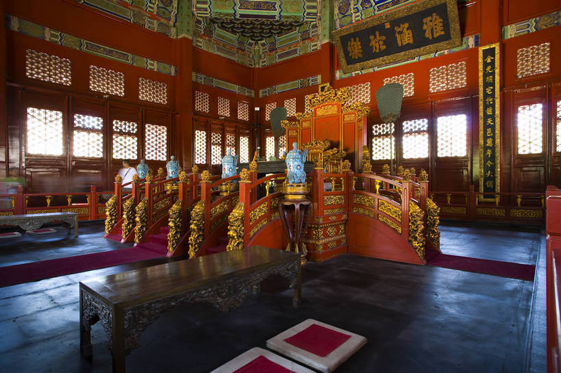 横图,彩色,室内,特写,白天,旅游,度假,名胜古迹,标志建筑,地标,建筑,北京,孔庙,中国,亚洲,遗迹,文化遗产,辉煌,古迹,文物,娱乐,建设,古建筑,享受,休闲,旅游胜地,放松,摄影,古代建筑,中国文化,古文明,东亚,中华人民共和国,宝座,古代文明,旅行,传统文化,国子监,bj174