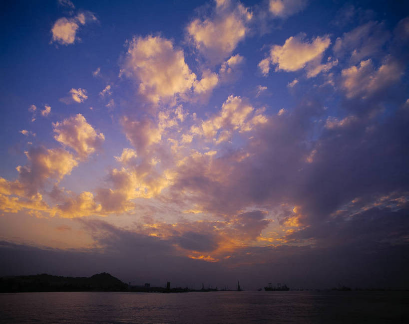 横图,美景,船,中国,亚洲,景观,云海,船只,云层,船舶,蓝天,自然,景色,摄影,自然风光,东亚,中华人民共和国,河,夕阳,彩图,bj174