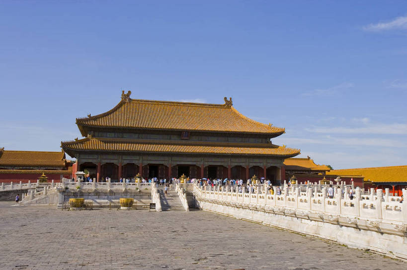 故宫,宫殿,栏杆,横图,彩色,室外,白天,旅游,度假,名胜古迹,标志建筑,地标,建筑,北京,中国,亚洲,风俗,遗迹,扶手,图片,文化遗产,建筑群,古典,古迹,历史,文化,文物,娱乐,建设,传统,古建筑,护栏,台阶,蓝天,紫禁城,享受,休闲,石阶,旅游胜地,放松,精神,摄影,古代建筑,皇帝,权威,象征,高贵,古文明,东亚,中华人民共和国,权力,统治,威严,权势,乾清宫,古代文明,制度,天子,九五之尊,圣上,统治者,陛下,官家,势力,旅行,传统文化,bj174