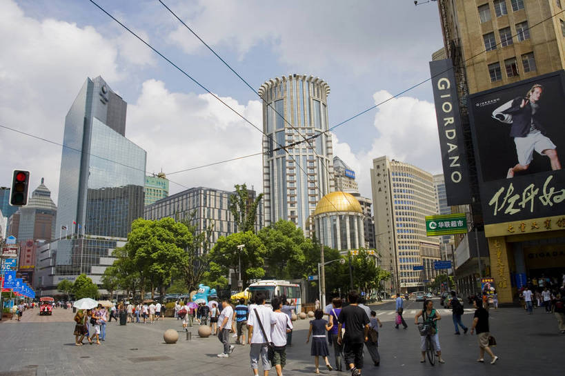 商店,横图,彩色,室外,购物,大厦,建筑,摩天大楼,上海,中国,亚洲,广告,白云,蓝天,南京路,摩天大厦,摄影,东亚,中华人民共和国,商业,大楼,bj174