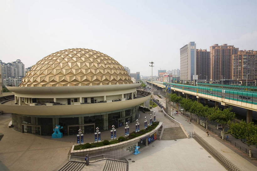 横图,彩色,室外,白天,旅游,度假,办公楼,名胜古迹,城市风光,标志建筑,大桥,大厦,地标,建筑,街道,桥梁,上海,中国,亚洲,遗迹,景观,高架,建筑群,桥,古迹,文物,娱乐,建设,古建筑,地标建筑,享受,休闲,旅游胜地,放松,摄影,高架桥,古文明,东亚,高架道路,跨线桥,中华人民共和国,马路,旅行,上海马戏城,bj174