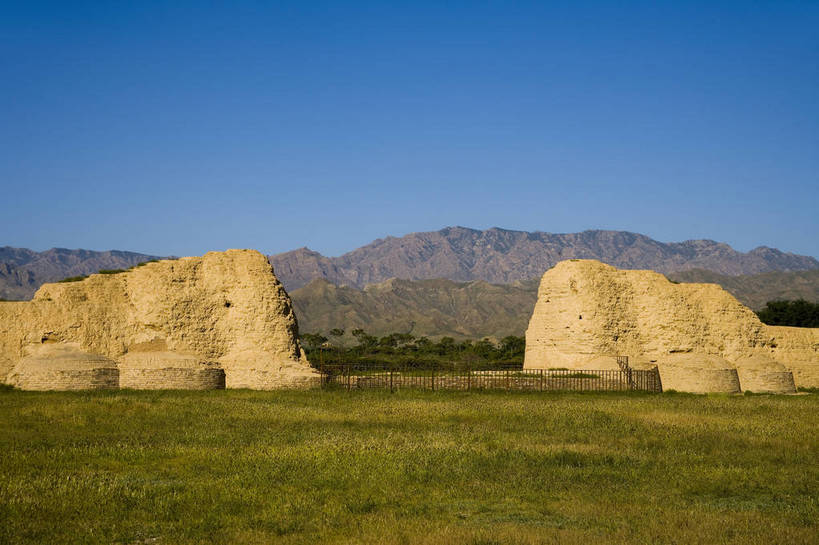 无人,横图,彩色,室外,特写,白天,旅游,度假,名胜古迹,标志建筑,地标,建筑,中国,亚洲,遗迹,文化遗产,古迹,文物,娱乐,建设,古建筑,享受,休闲,旅游胜地,放松,摄影,人文景观,古代建筑,陵墓,中国文化,古文明,东亚,宁夏,西夏王陵,银川,中华人民共和国,旅行,bj174