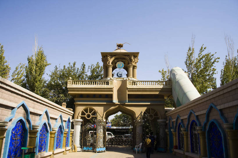 无人,横图,彩色,室外,白天,旅游,度假,名胜古迹,标志建筑,地标,建筑,中国,亚洲,遗迹,民俗,浮雕,景观,古迹,文物,娱乐,建设,古建筑,享受,休闲,旅游胜地,放松,摄影,雕花,清真寺,古文明,东亚,吐鲁番,新疆,中华人民共和国,旅行,坎儿井,bj174