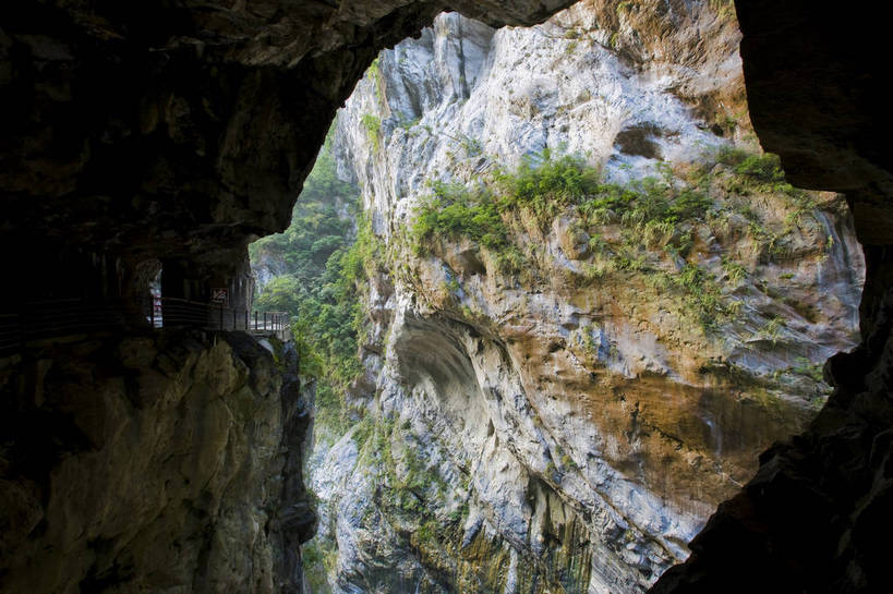无人,公园,横图,彩色,室外,白天,旅游,度假,名胜古迹,山,树林,峡谷,标志建筑,地标,建筑,台湾,中国,亚洲,遗迹,景观,山谷,古迹,文物,娱乐,建设,古建筑,自然,溪水,享受,休闲,旅游胜地,放松,摄影,国家公园,古文明,东亚,花莲县,南投县,港澳台,中华人民共和国,台湾省,台中,台中市,太鲁阁国家公园,花莲,南投,次高太鲁阁国立公园,台,台湾太鲁阁国家公园,太鲁阁,bj174