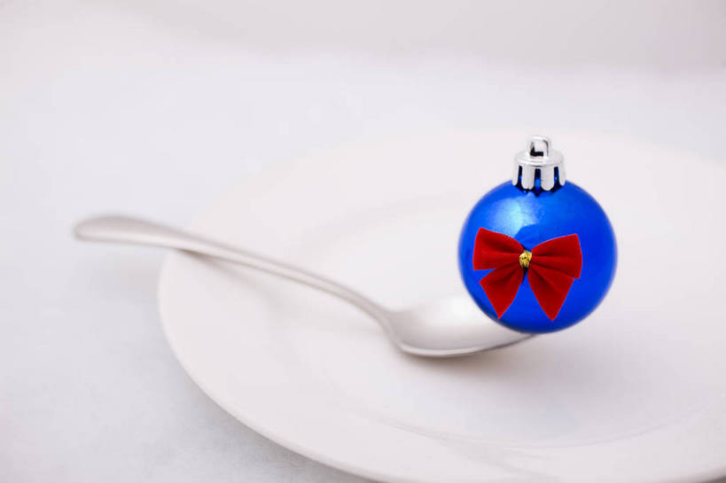 无人,横图,彩色,室内,静物,中国,图片,勺子,艺术品,彩球,装饰品,两个,蝴蝶结,调羹,汤匙,摄影,礼品,东亚,影棚拍摄,羹匙,bj174