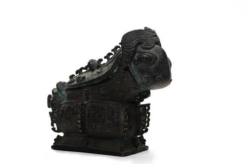 横图,彩色,静物,杯子,中国,雕刻,图片,文化遗产,艺术品,历史,文物,装饰品,古代,一个,酒杯,摄影,单个,古董,中国文化,东亚,青铜器,古远,古代文明,美术工艺,影棚拍摄,传统文化,觥,bj174