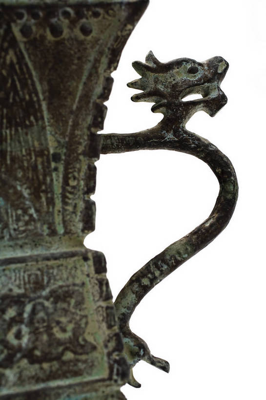 竖图,彩色,静物,杯子,中国,雕刻,图片,文化遗产,艺术品,历史,文物,装饰品,古代,一个,酒杯,摄影,单个,古董,中国文化,东亚,青铜器,古远,古代文明,美术工艺,影棚拍摄,传统文化,觥,觚,bj174