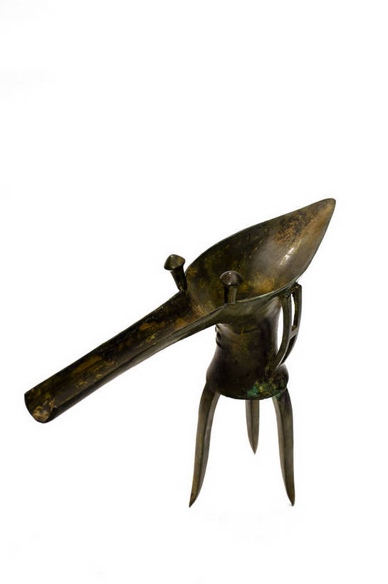 竖图,彩色,静物,杯子,金属制品,中国,金属,雕刻,图片,文化遗产,艺术品,历史,文物,装饰品,古代,一个,酒杯,摄影,单个,古董,中国文化,东亚,青铜,青铜器,古远,古代文明,美术工艺,影棚拍摄,传统文化,青铜制品,爵,爵杯,乳钉纹爵,乳钉纹青铜爵,夏乳钉纹爵,bj174