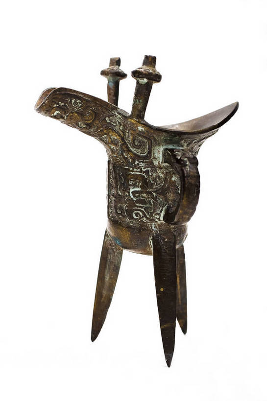 竖图,彩色,静物,杯子,中国,雕刻,图片,文化遗产,艺术品,历史,文物,装饰品,古代,一个,酒杯,摄影,单个,古董,中国文化,东亚,青铜器,古远,古代文明,美术工艺,影棚拍摄,传统文化,爵,爵杯,bj174