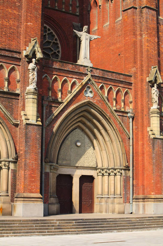 教堂,竖图,彩色,室外,特写,白天,旅游,度假,名胜古迹,标志建筑,地标,建筑,上海,中国,欧式,遗迹,图片,古迹,文物,娱乐,建设,古建筑,地标建筑,享受,休闲,旅游胜地,放松,摄影,宗教,古文明,东亚,徐家汇天主堂,旅行,bj174